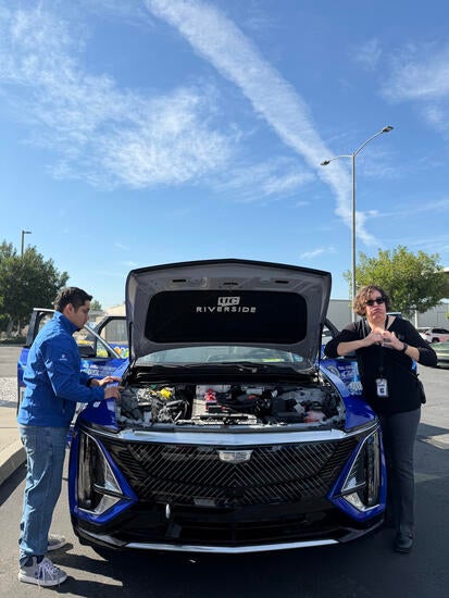 An interpreter interpreting for Alfredo from SDI